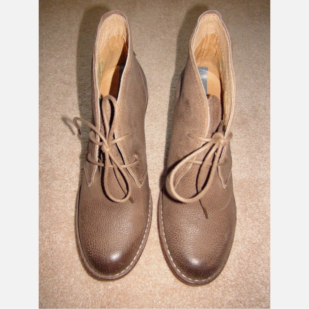 NWOB Bussola Eindoven Wedge Ankle Boot